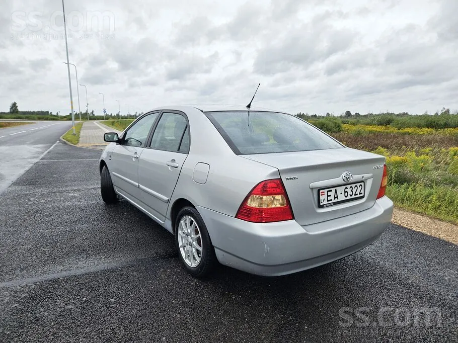 Toyota Corolla 2004 photo 2