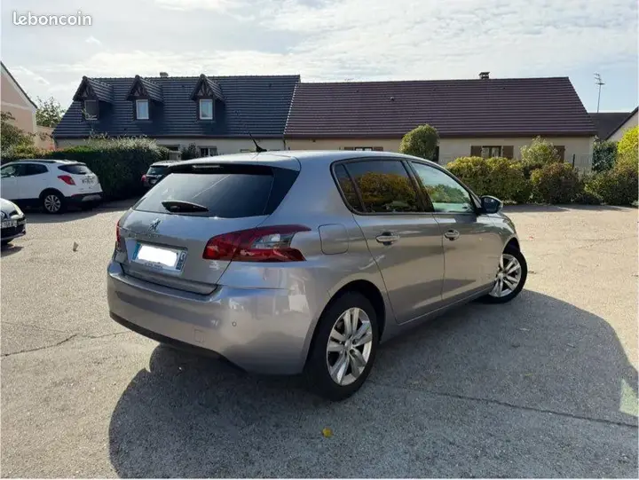 Peugeot 308 2019 photo 2