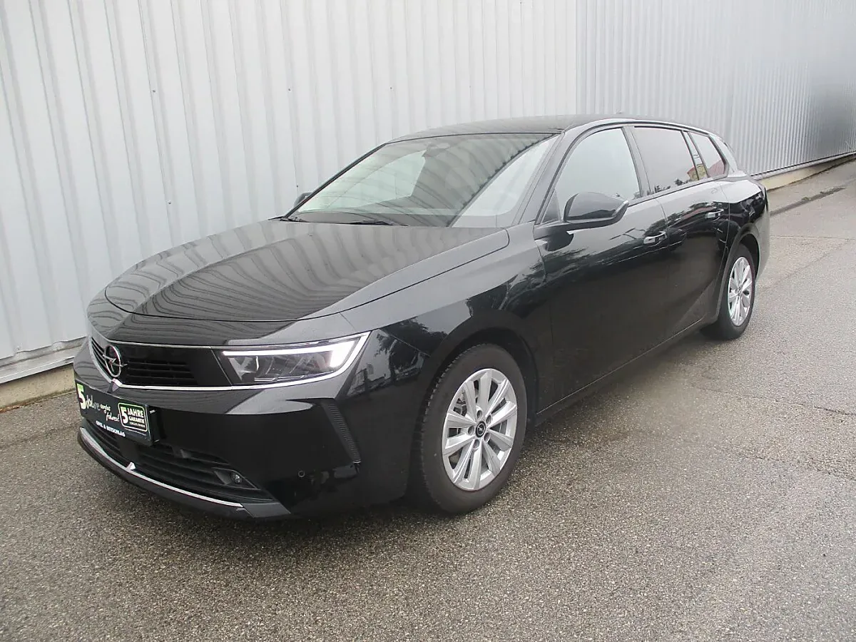 Opel Astra 2023 photo 2