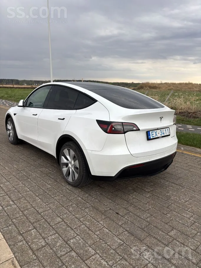 Tesla Model Y 2022 photo 4