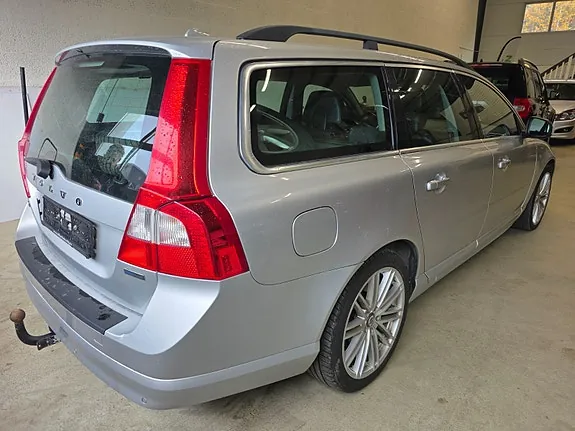 Volvo V70 2010 photo 3