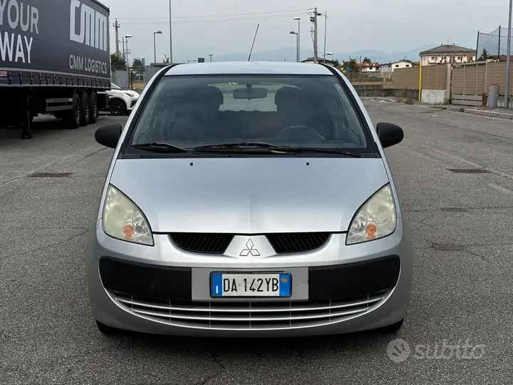 Mitsubishi Colt 2006 photo 2