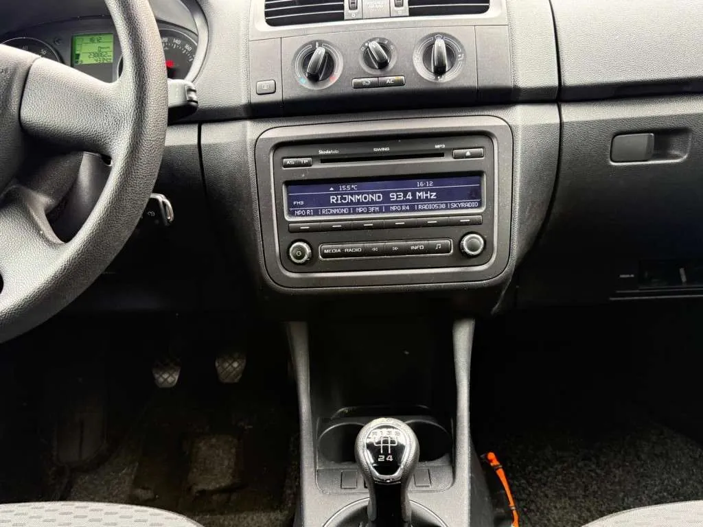 Skoda Roomster 2012 photo 3