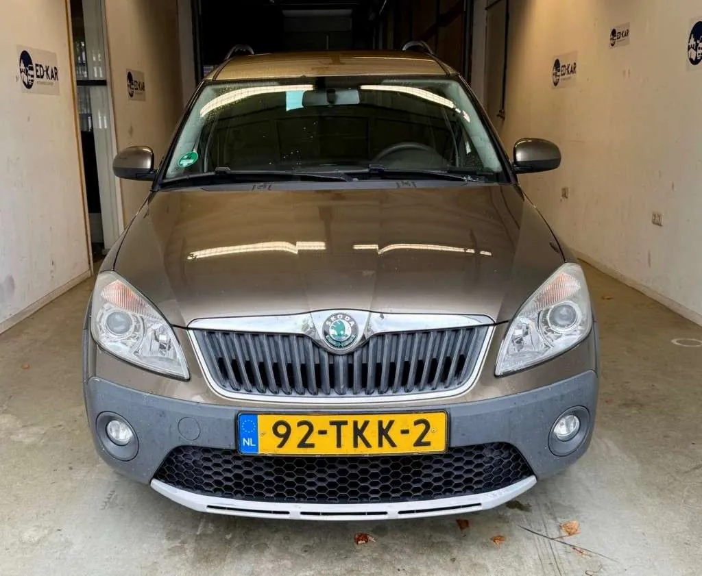 Skoda Roomster 2012 photo 4