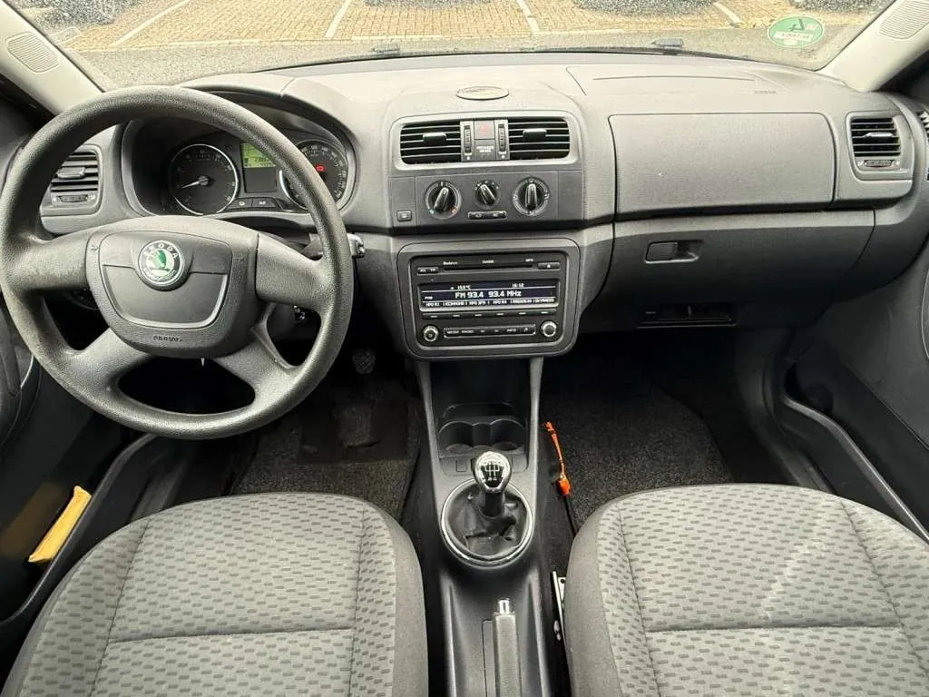 Skoda Roomster 2012 photo 2