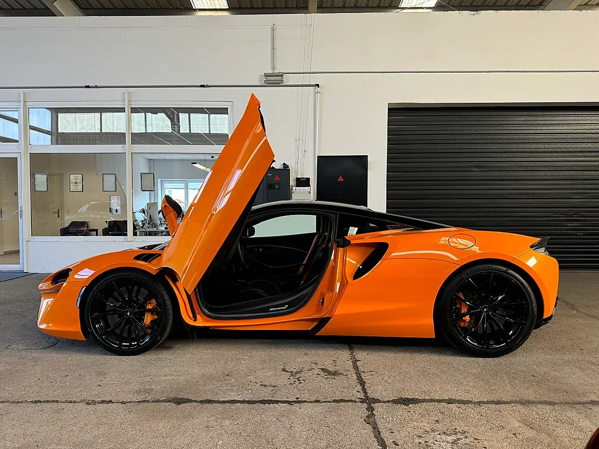 Mclaren Artura 2023 photo 3