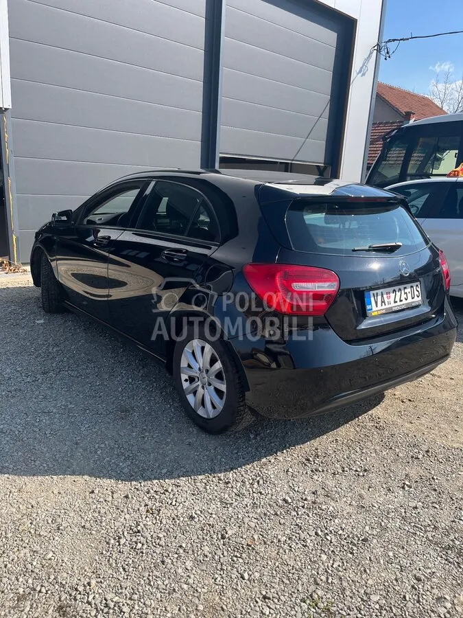Mercedes-Benz A 180 2014 photo 3