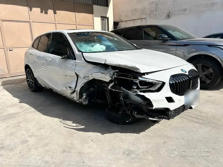BMW 118D 2024 photo 3
