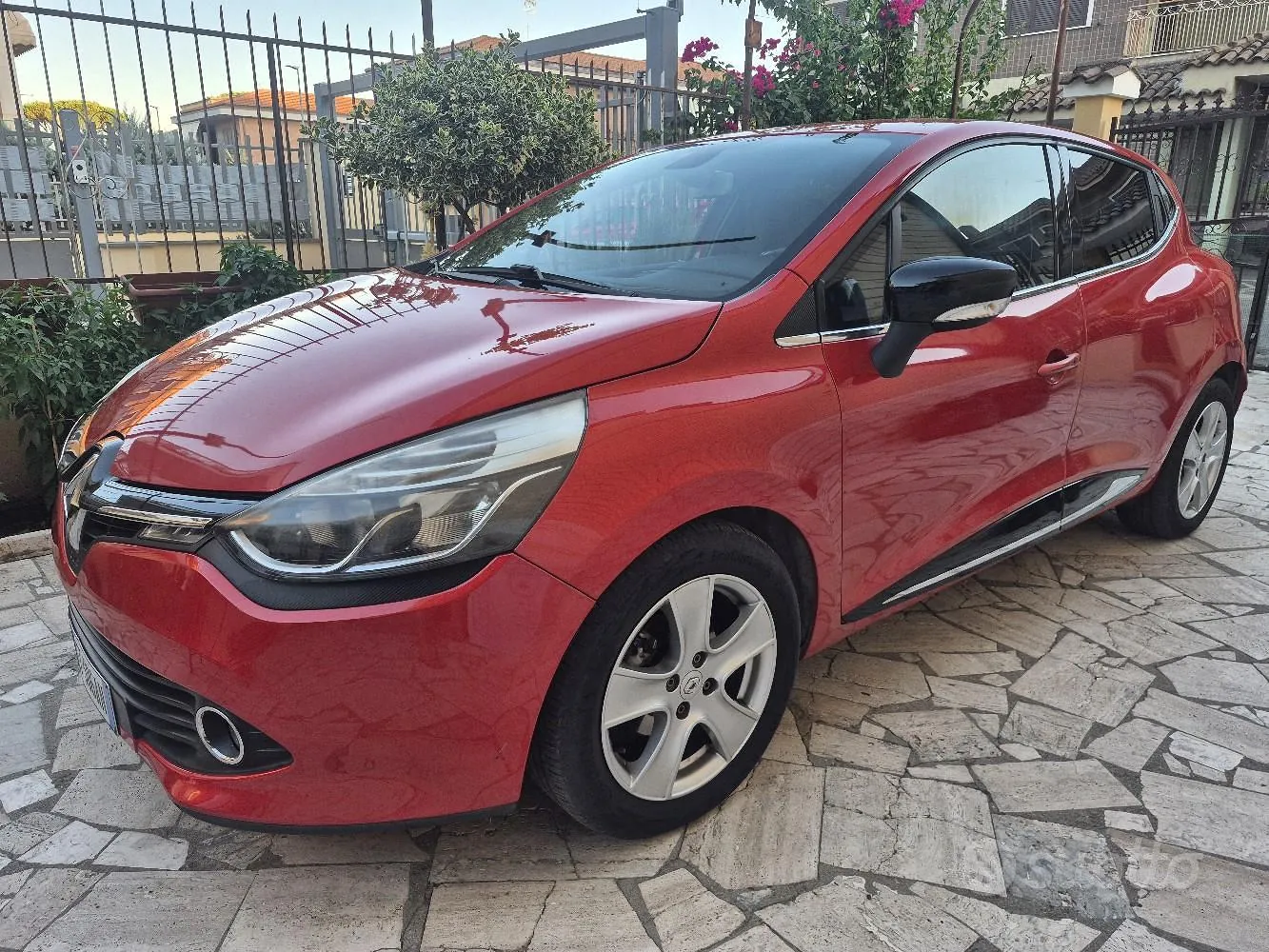 Renault Clio 2013 photo 3