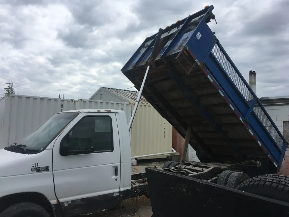 Ford E-450 2012 photo 4