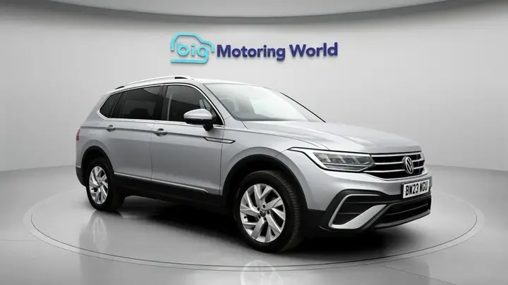 Volkswagen Tiguan Allspace 2023 photo 2