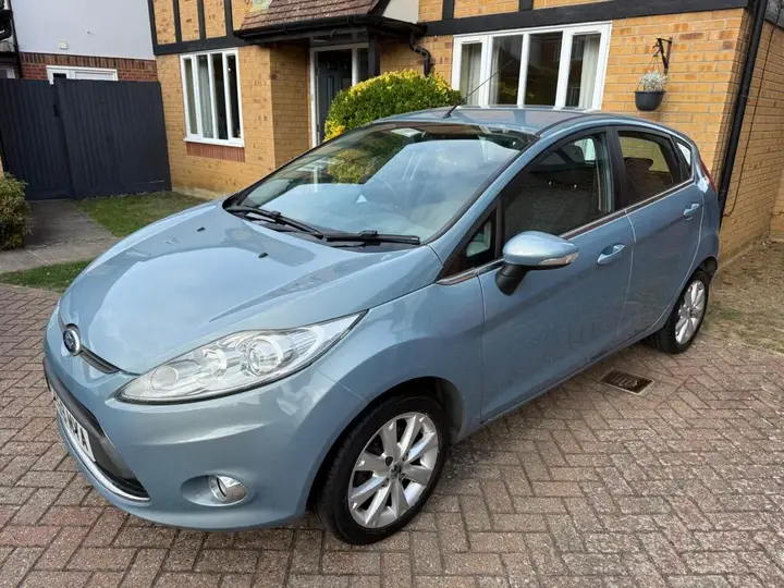 Ford Fiesta 2009 photo 4