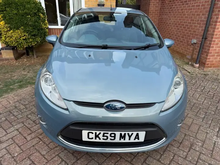 Ford Fiesta 2009 photo 2