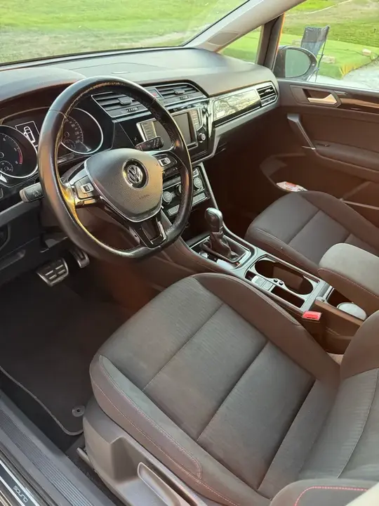 Volkswagen Touran 2017 photo 3