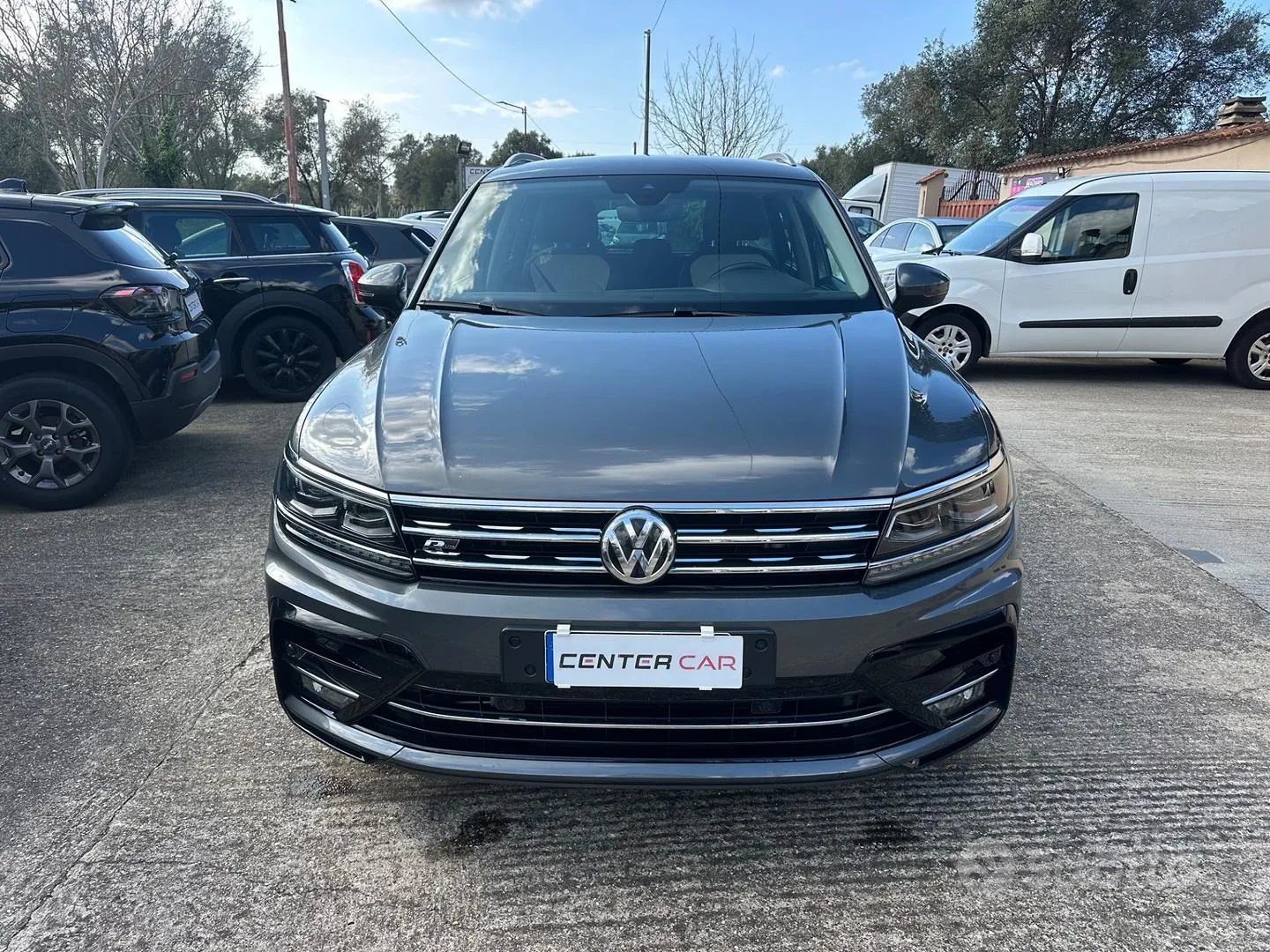 Volkswagen Tiguan 2018 photo 2