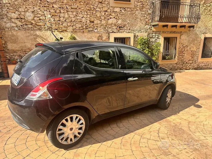 Lancia Ypsilon 2015 photo 5