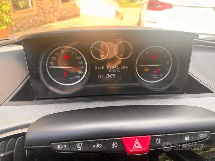 Lancia Ypsilon 2015 photo 2