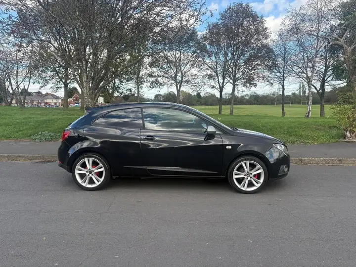 Seat Ibiza 2011 photo 3