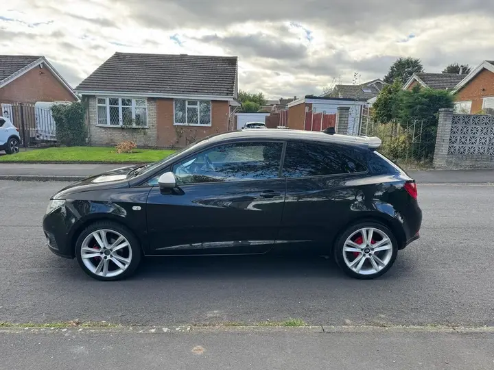 Seat Ibiza 2011 photo 2
