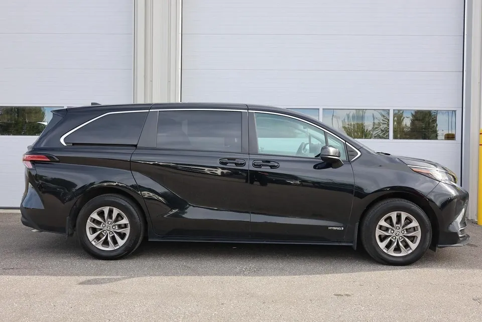 Toyota Sienna 2021 photo 3