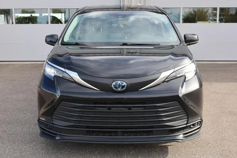 Toyota Sienna 2021 photo 2