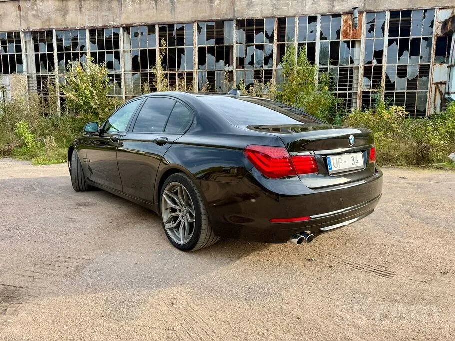 BMW 730D 2014 photo 2