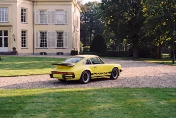 Porsche 911 1975 photo 2