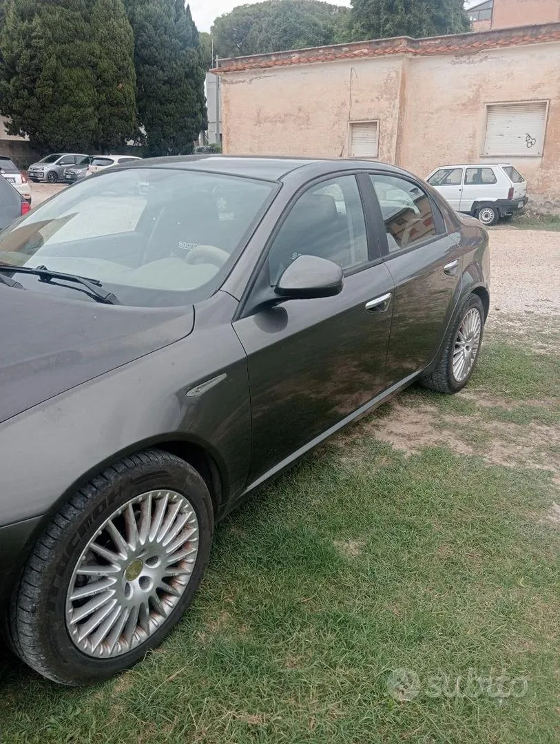 Alfa Romeo 159 2009 photo 2