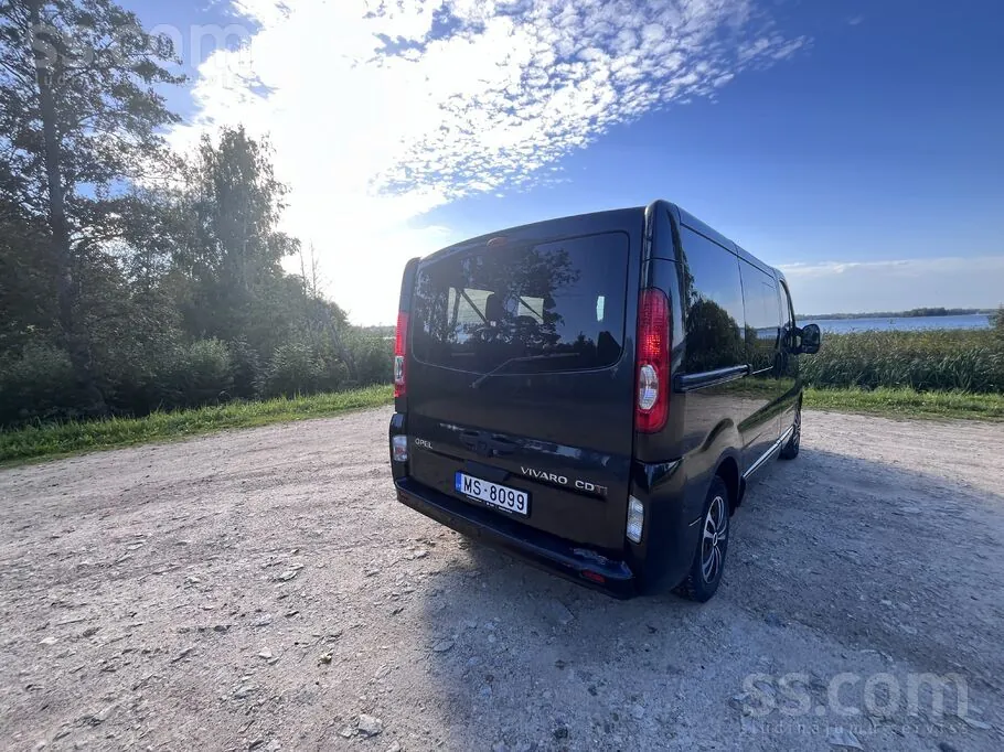 Opel Vivaro 2009 photo 2