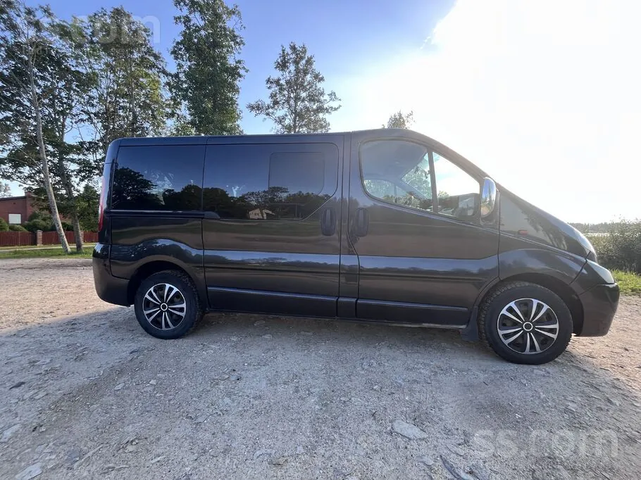Opel Vivaro 2009 photo 3