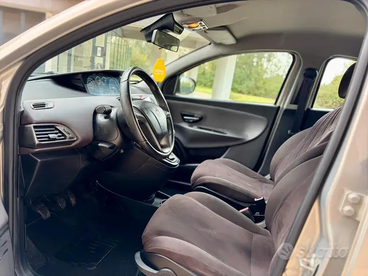 Lancia Ypsilon 2011 photo 5