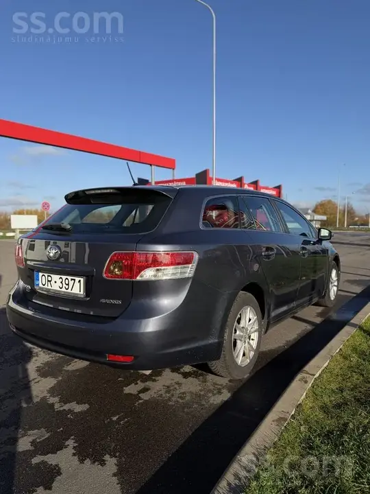 Toyota Avensis 2011 photo 4