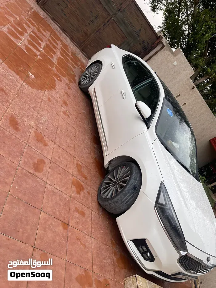 Kia Cadenza 2017 photo 3