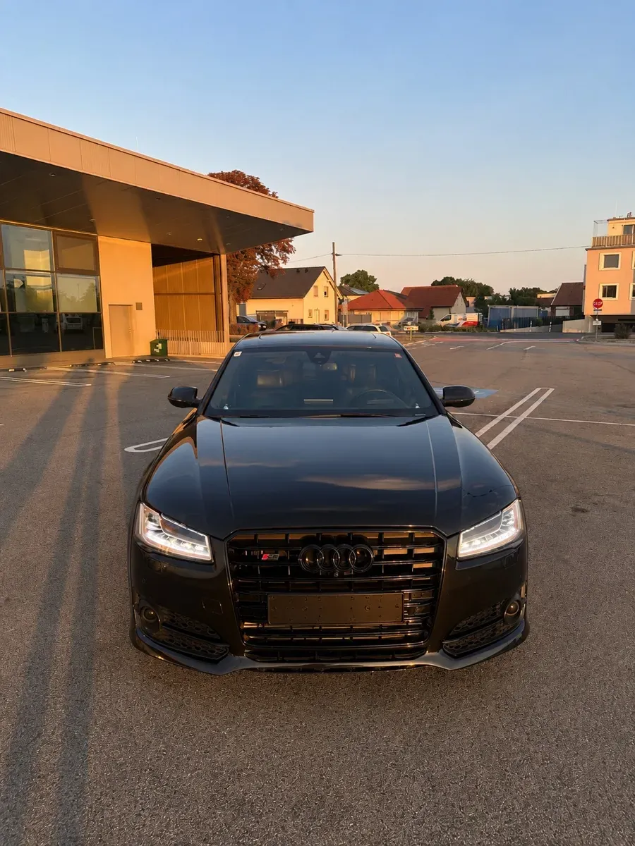 Audi A8 2016 photo 3