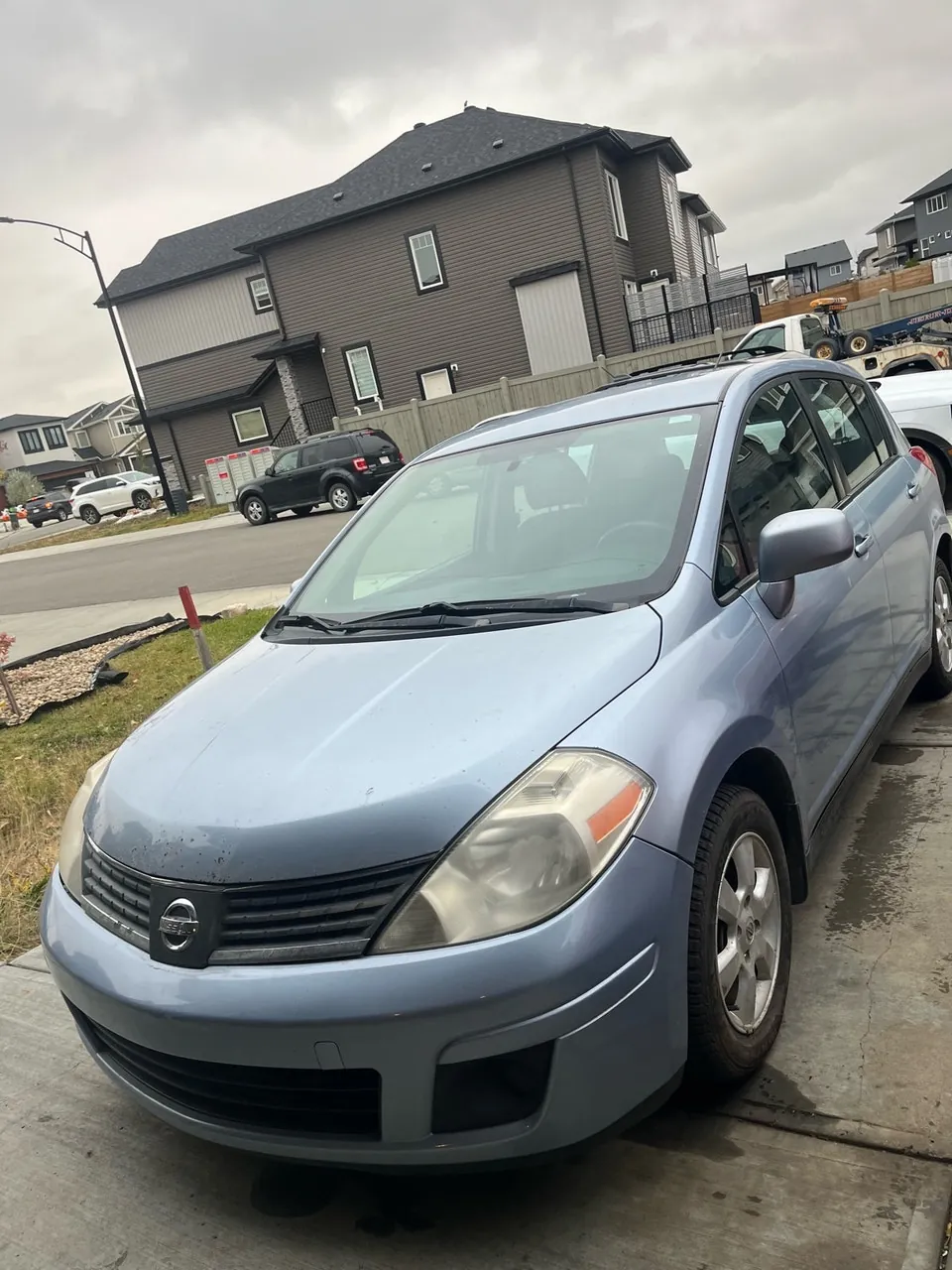 Nissan Versa 2009 photo 3