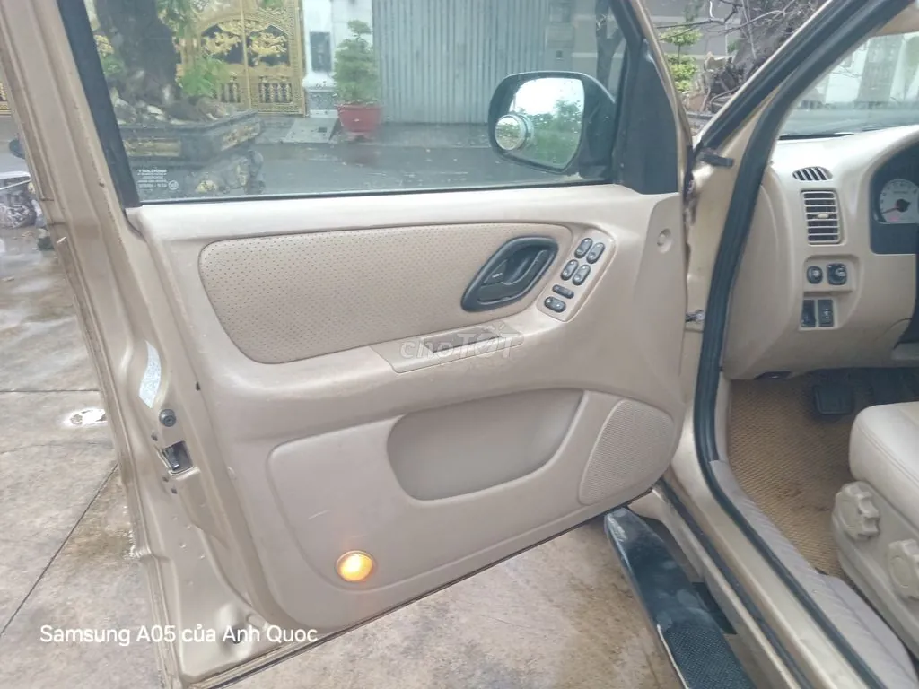 Ford Escape 2005 photo 2