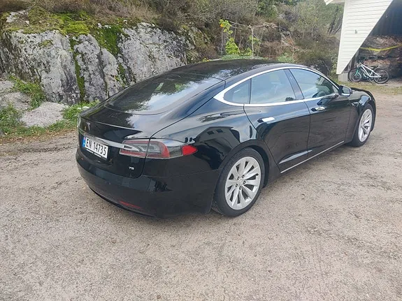 Tesla Model S 2017 photo 3