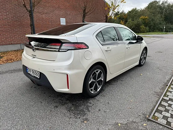 Opel Ampera 2013 photo 4