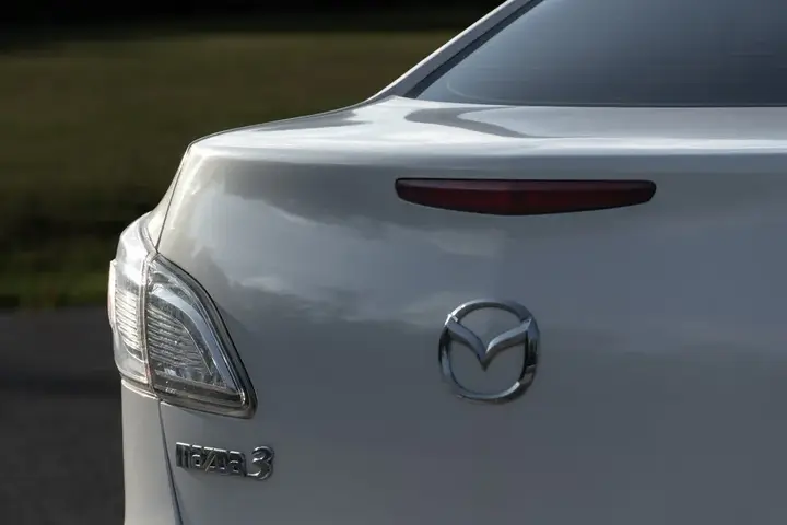 Mazda Mazda3 2012 photo 5