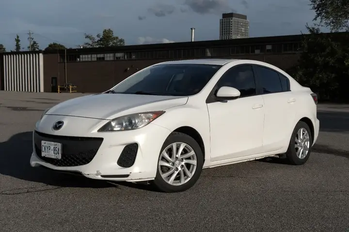 Mazda Mazda3 2012 photo 2