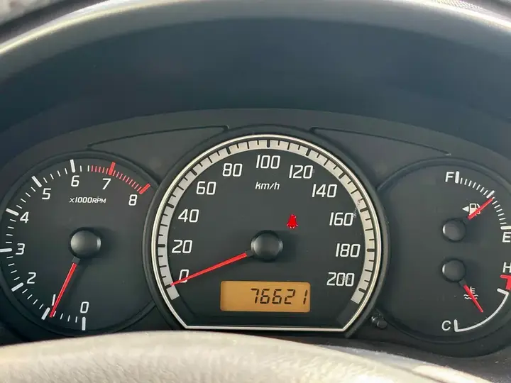 Suzuki Swift 2006 photo 3