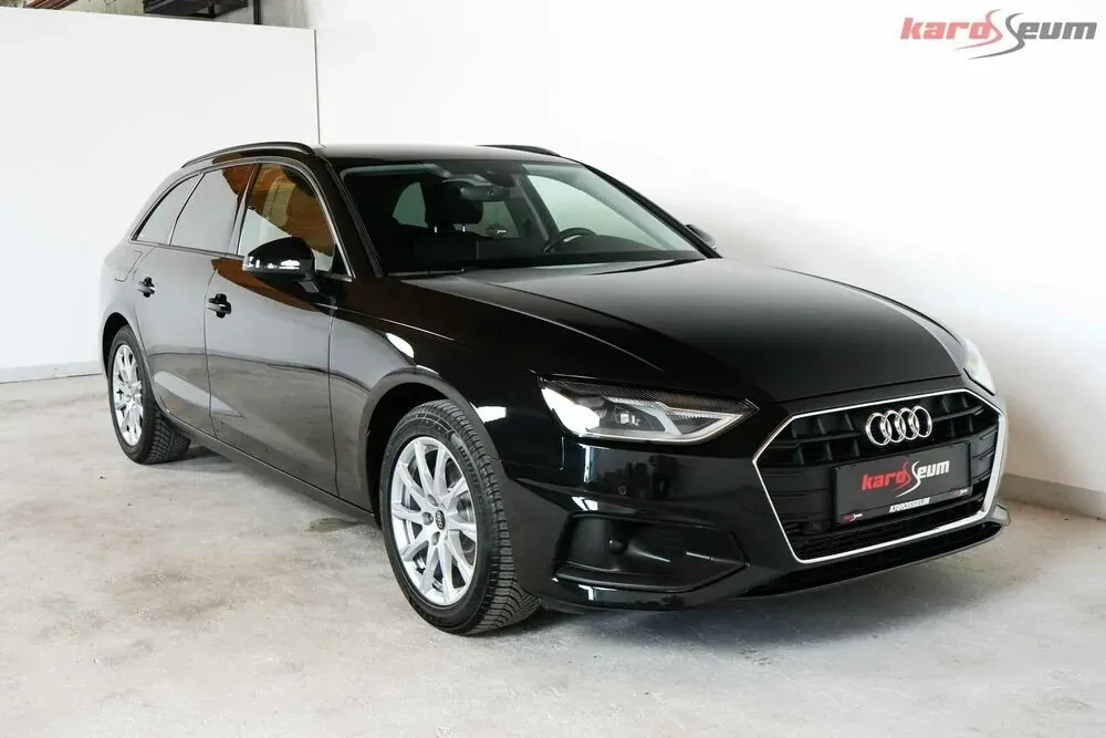 Audi A4 2022 photo 3