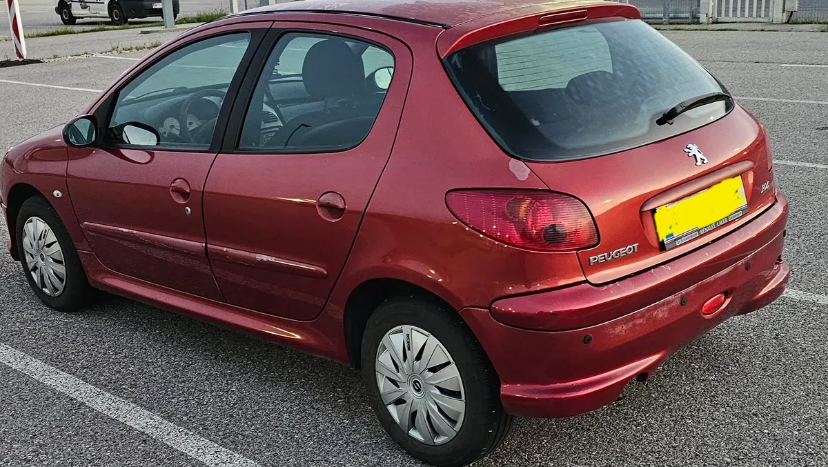 Peugeot 206 2005 photo 3