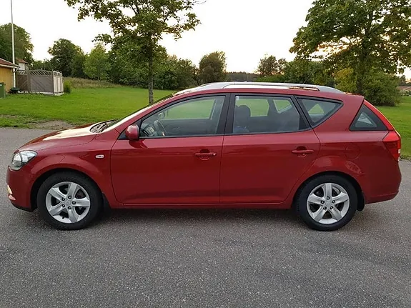 Kia Ceed 2010 photo 3