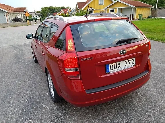 Kia Ceed 2010 photo 4