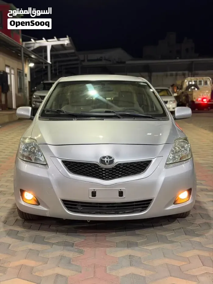 Toyota Yaris 2012 photo 2