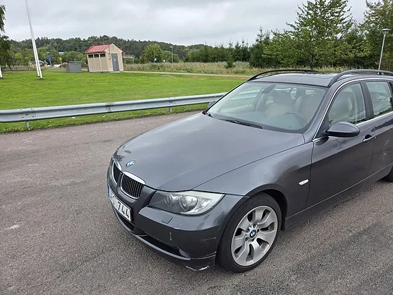 BMW 325Xi 2007 photo 4