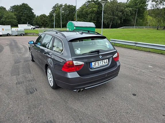 BMW 325Xi 2007 photo 2