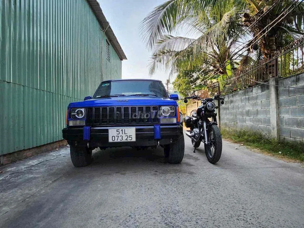 Jeep Cherokee 1986 photo 2