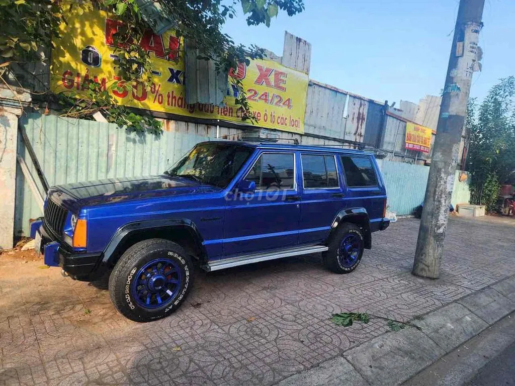 Jeep Cherokee 1986 photo 3